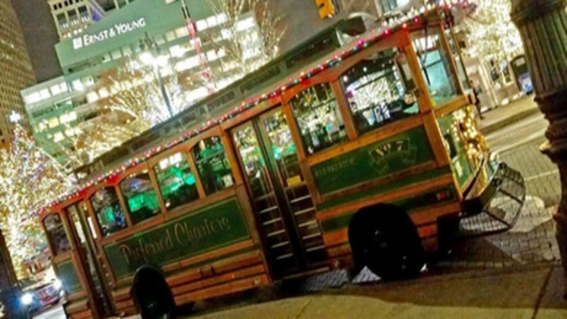 christmas lights trolley tour