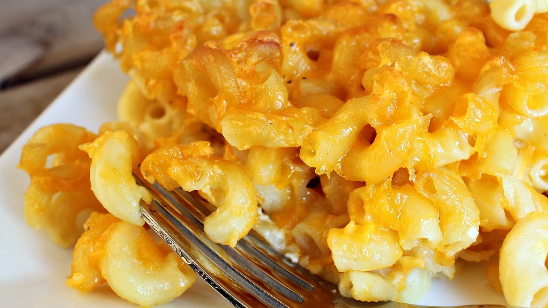 23, sample some of Michigan's best mac n' cheese and beer...